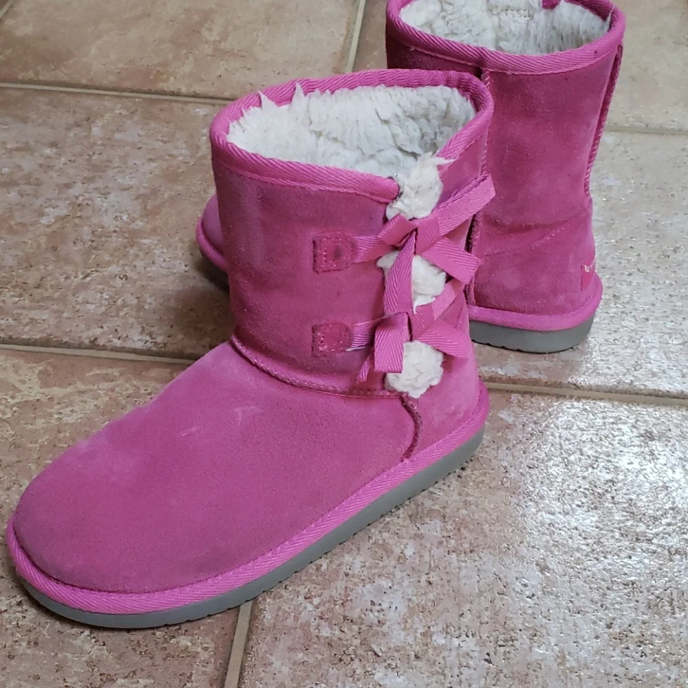 Koolaburra Pink Girls Suede Bow Detail Shearling-Lined Boots